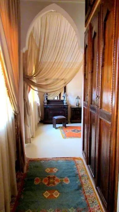 Luxury 4 Suite Villa With Pool & 2 Large Lounges Marrakesh